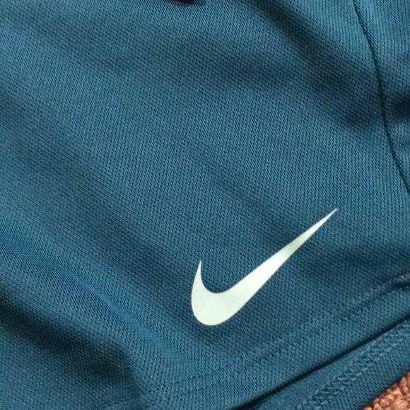 New Women NIKE DRY-FIT Running 🏃‍♀️ Shorts Sz S - Picture 2 of 8